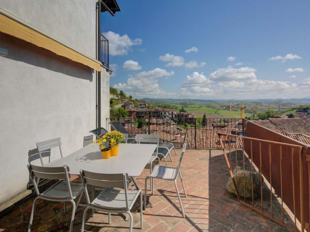 Casa in vendita a Monforte d'Alba, Cuneo
