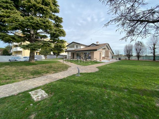 Casa in vendita a Fiesso D'artico, Veneto