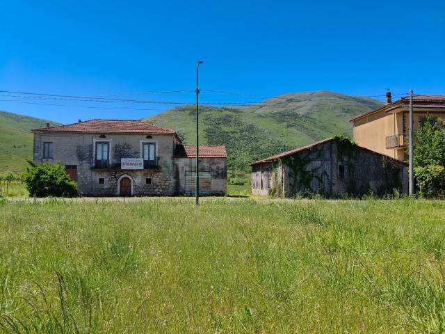 Casa in vendita a Teggiano, Campania