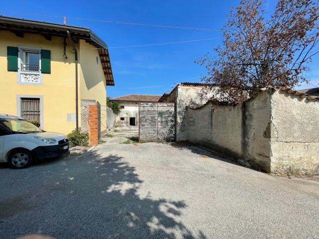 Casa in vendita a Santa Maria La Longa, Friuli-Venezia Giulia