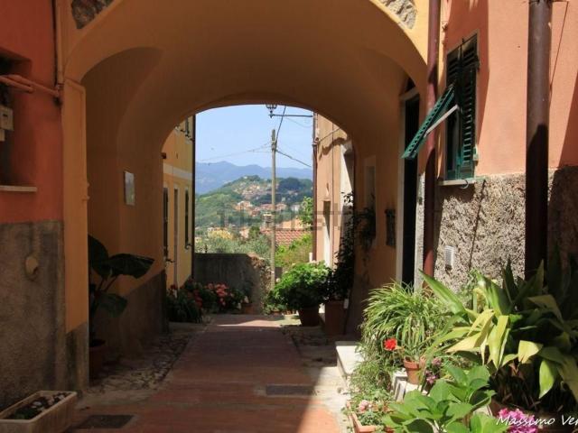 Casa in vendita a Solaro, Lerici