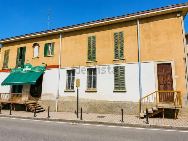 Casa in vendita a Meda, Lombardia