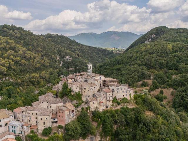 Casa in vendita a Torri In Sabina, Lazio