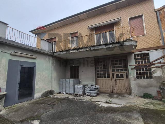 Casa in vendita a Busto Arsizio, Lombardia