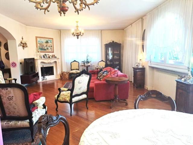 Casa in vendita a Marina di Massa, Marina Di Massa