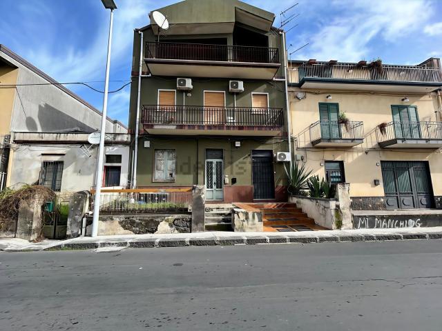 Casa in vendita a Belpasso, Sicilia
