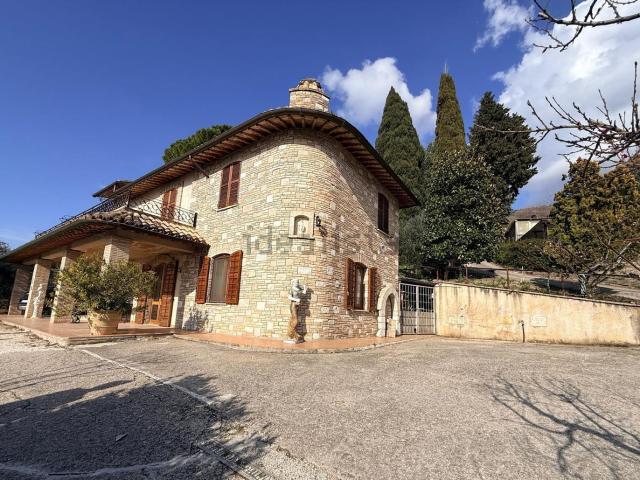 Casa in vendita a Assisi, Umbria