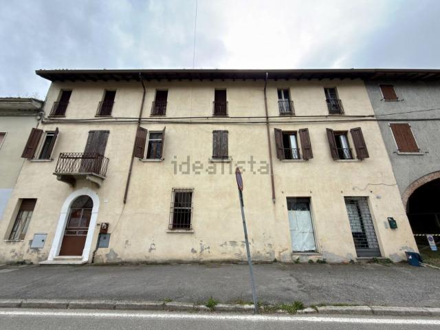 Casa in vendita a Lonato, Lombardia