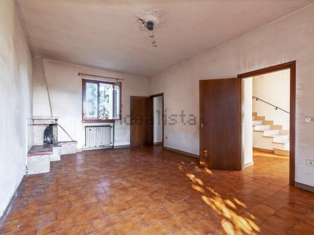 Casa in vendita a Quarrata, Toscana