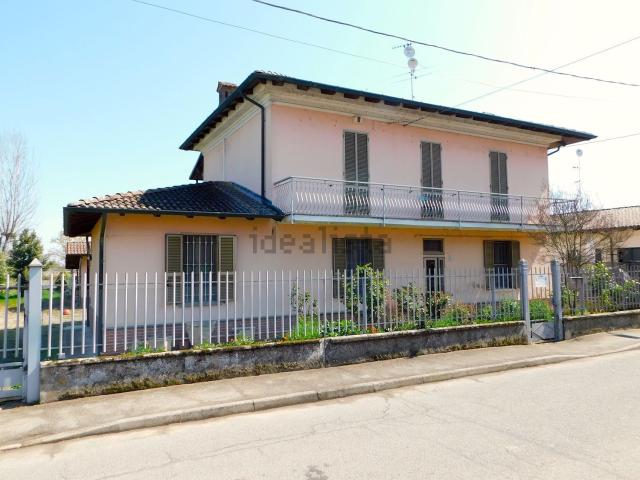 Casa in vendita a Valeggio, Lombardia