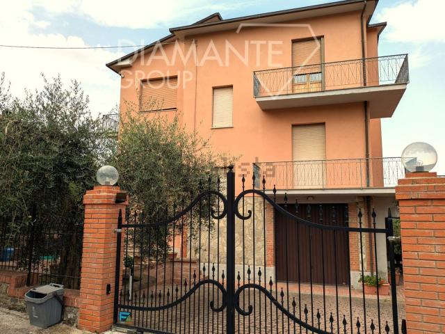 Casa in vendita a Gioiella