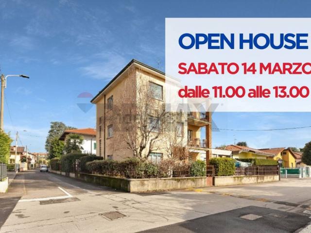 Casa in vendita a Carate Brianza, Lombardia