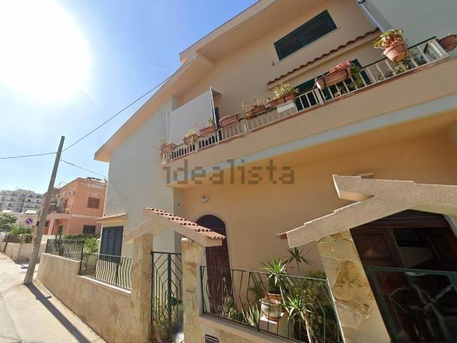 Casa in vendita a Grottasanta, Siracusa