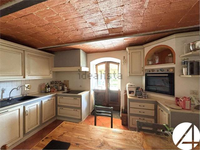 Casa in vendita a Pistoia, Toscana