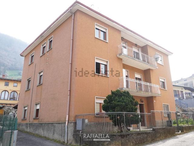 Casa in vendita a Berzo San Fermo, Lombardia