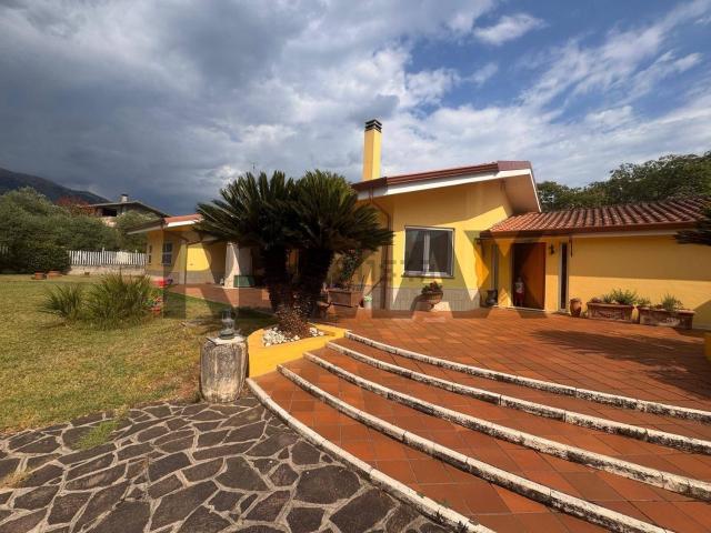 Casa in vendita a Le Pastenelle, Cervaro