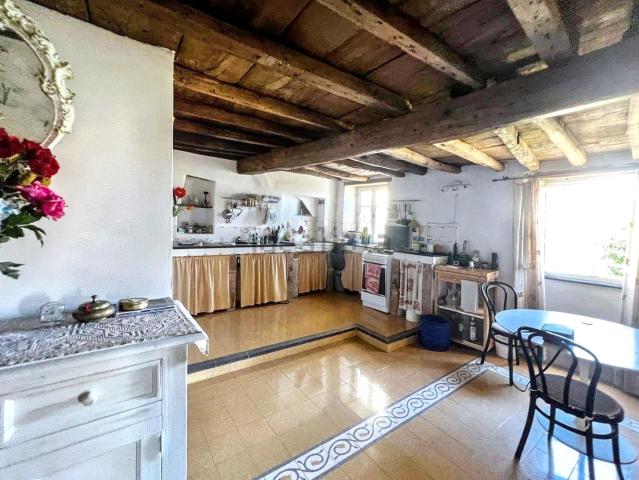 Casa in vendita a Beverino, Liguria