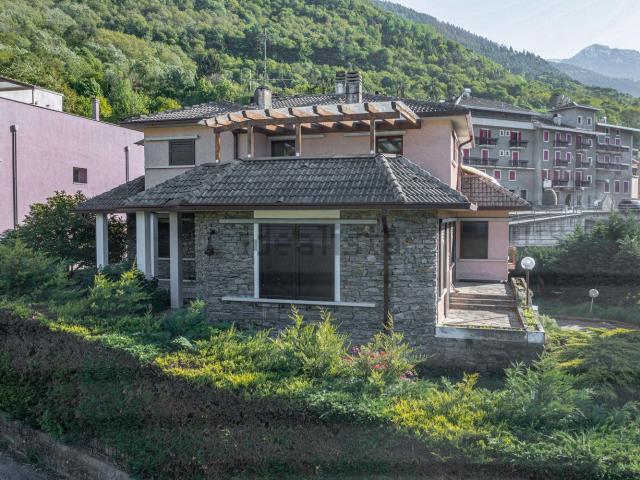 Casa in vendita a Albosaggia, Lombardia