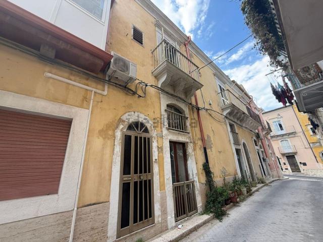 Casa in vendita a Ragusa Ibla, Ragusa