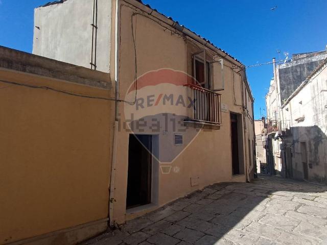 Casa in vendita a Chiaramonte Gulfi, Sicilia