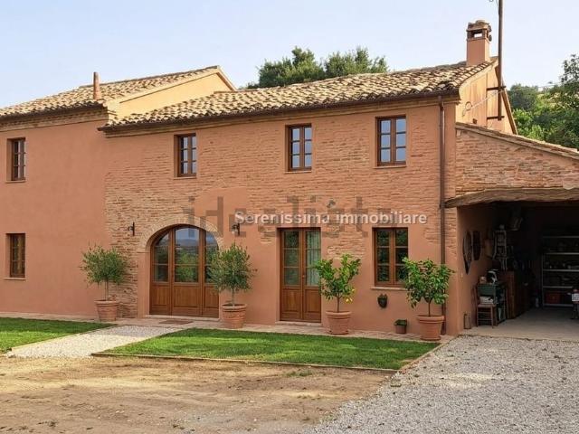 Casa in vendita a Vallefoglia, Marche