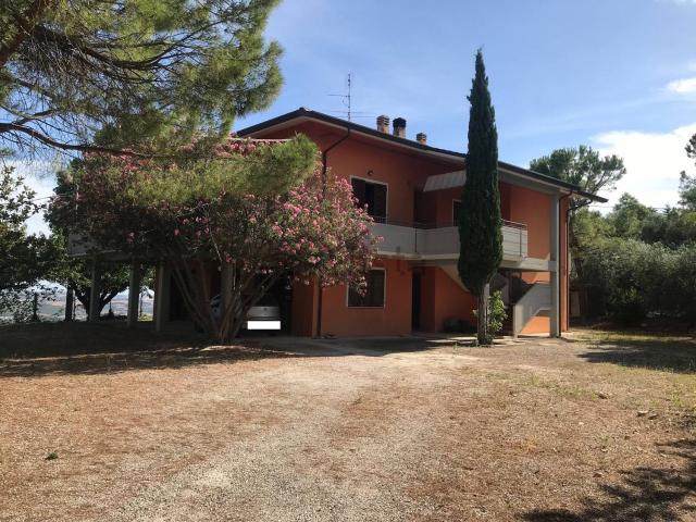 Casa in vendita a Vallefoglia, Marche