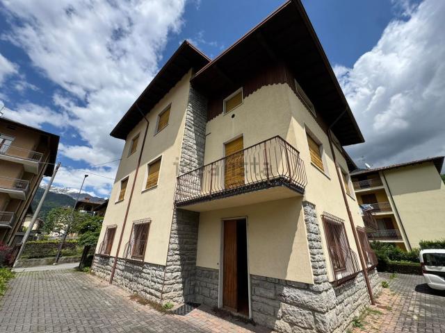 Casa in vendita a Ardesio, Lombardia