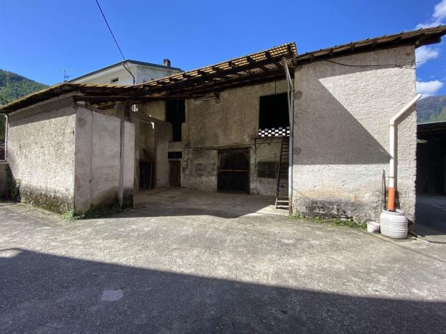 Casa in vendita a Comunità montana della Valchiavenna, Prata Camportaccio