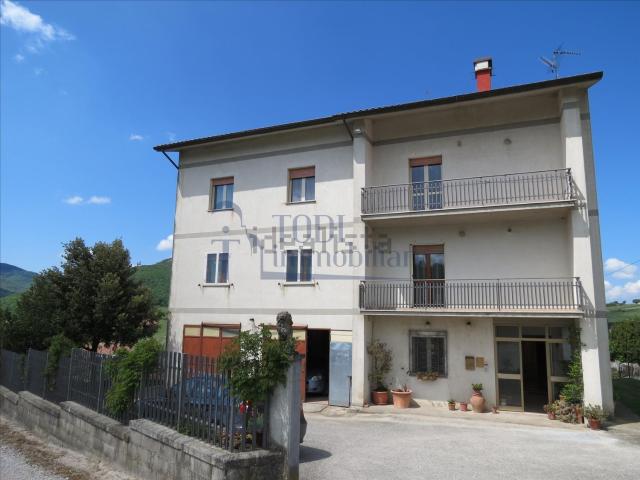 Casa in vendita a Baschi, Umbria