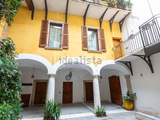 Casa in vendita a Zona Centro, Brescia
