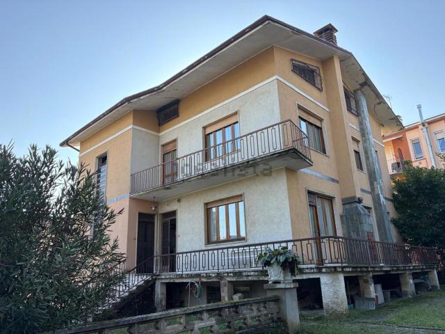 Casa in vendita a Lugagnano Val D'arda, Reggio Emilia