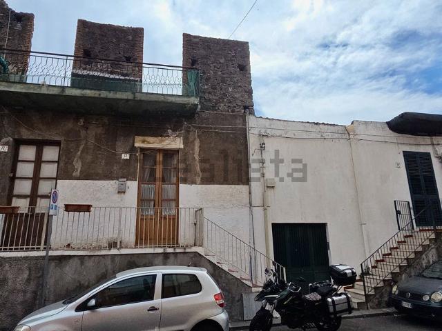 Casa in vendita a Picanello-Ognina-Barriera-Canalicchio, Catania