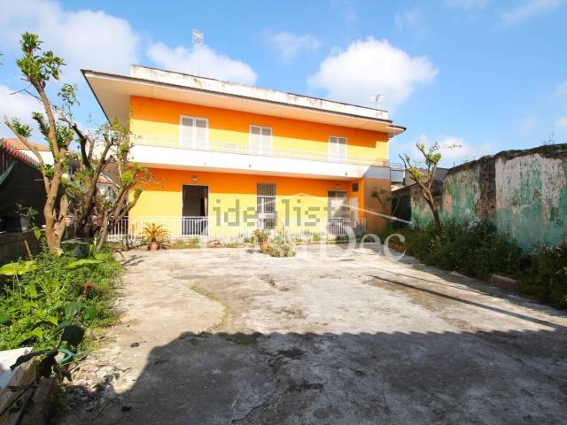 Casa in vendita a San Marcellino, Campania
