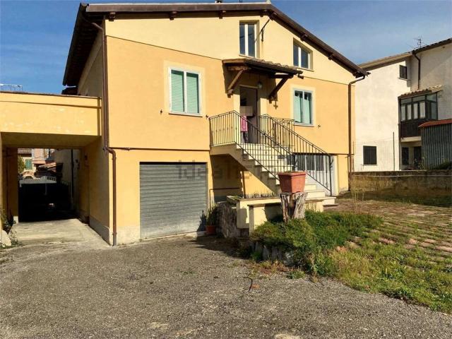 Casa in vendita a Gualdo Tadino, Umbria