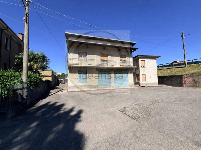 Casa in vendita a Cavaria, Cavaria Con Premezzo