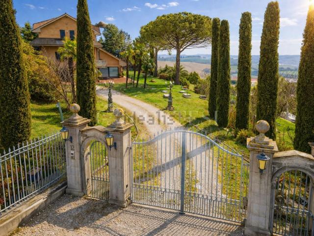 Casa in vendita a Terre Roveresche, Marche