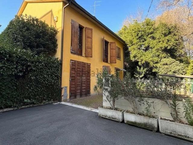 Casa in vendita a Santo Stefano esterna, Re