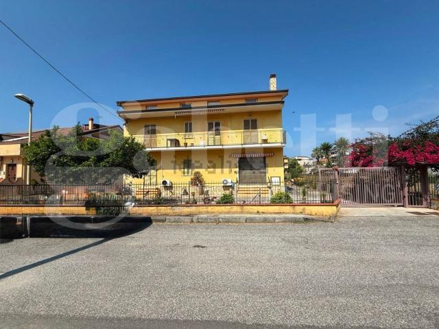 Casa in vendita a Marinella, Calabria