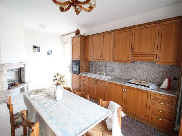 Casa in vendita a Padiglione, Marche