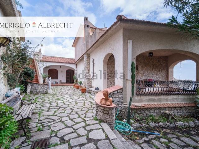 Casa in vendita a Castelmola, Sicilia