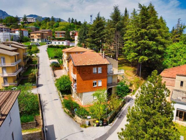 Casa in vendita a Marche, Macerata