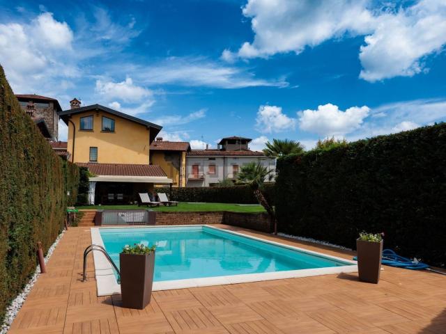 Casa in vendita a Brembate Di Sopra, Lombardia