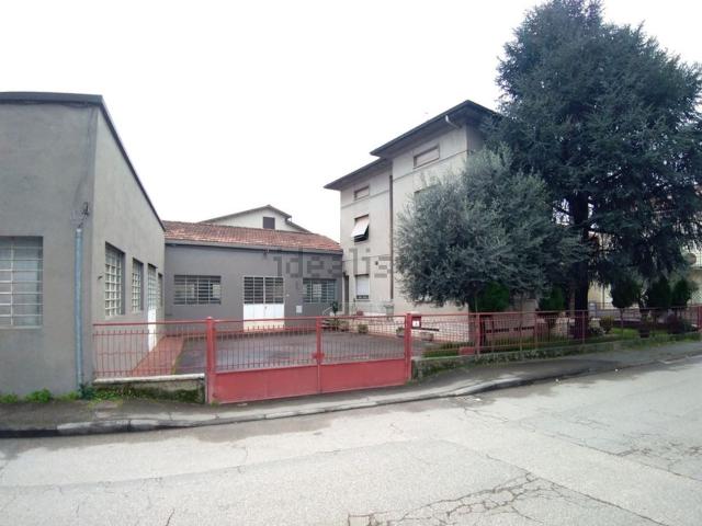 Casa in vendita a Agliana, Pistoia