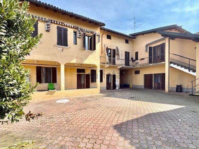 Casa in vendita a Borgolavezzaro, Novara