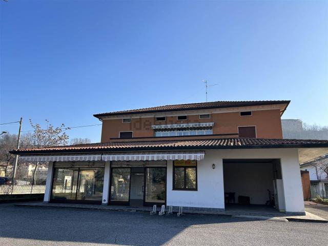 Casa in vendita a Pirlotti, Capriolo