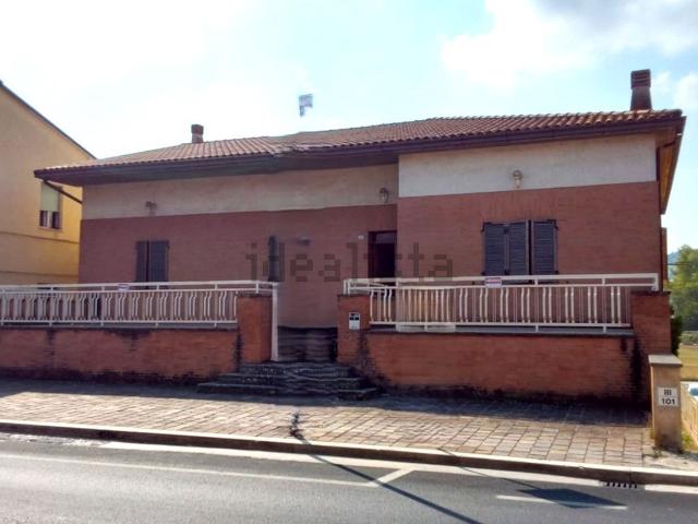 Casa in vendita a Marche, Macerata