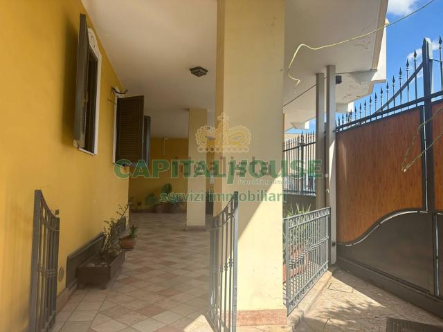 Casa in vendita a Afragola, Campania