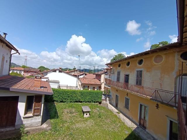 Casa in vendita a Carobbio Degli Angeli, Lombardia