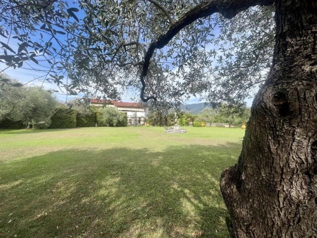 Casa in vendita a Cinque Vie, Marina Di Massa