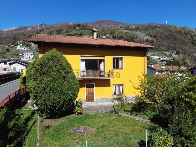 Casa in vendita a Campiedi, Dongo